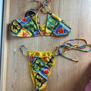 Sommer Swim bikini: Xena Top and Naomi bottoms. Size: small. Color: baroque